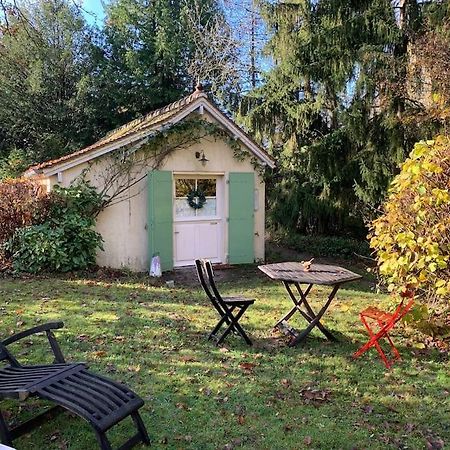 Maisonnette En Clairiere De Foret Gambais Экстерьер фото