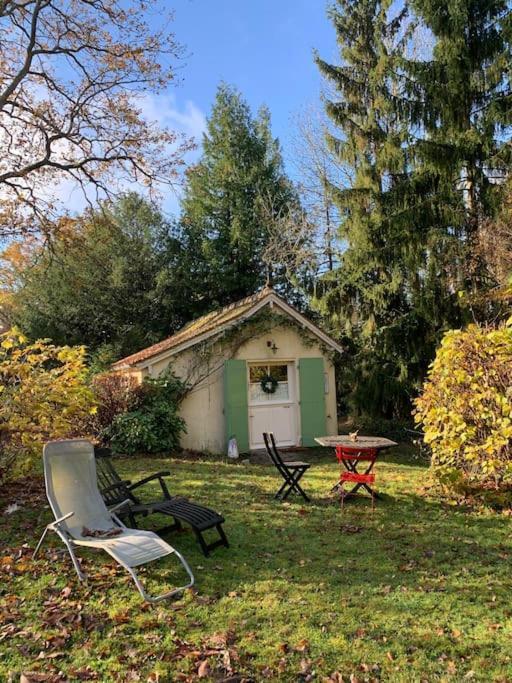 Maisonnette En Clairiere De Foret Gambais Экстерьер фото